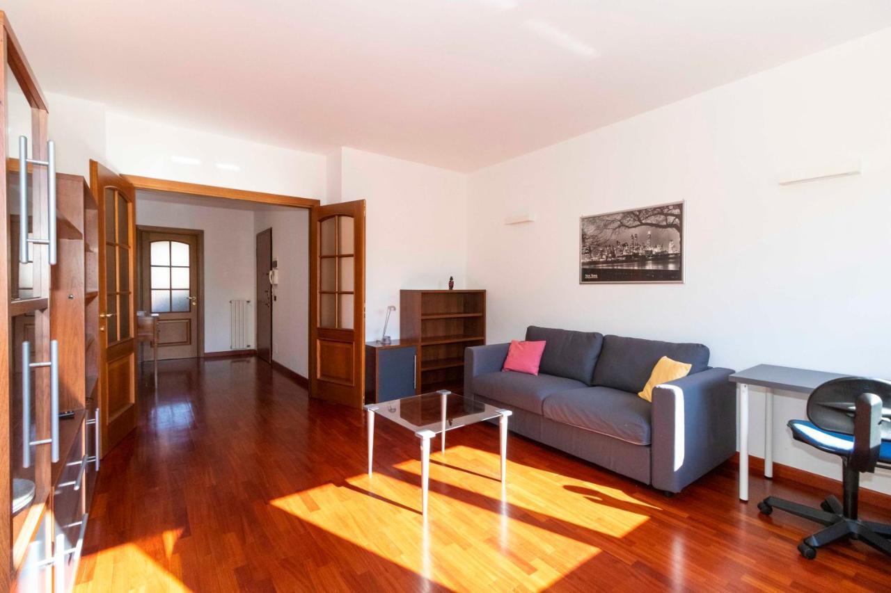 Cozy&Spacious Apt 2 Min Walk From The Tram Stop! Apartment Turin Exterior photo