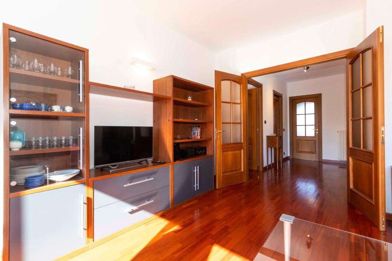 Cozy&Spacious Apt 2 Min Walk From The Tram Stop! Apartment Turin Exterior photo